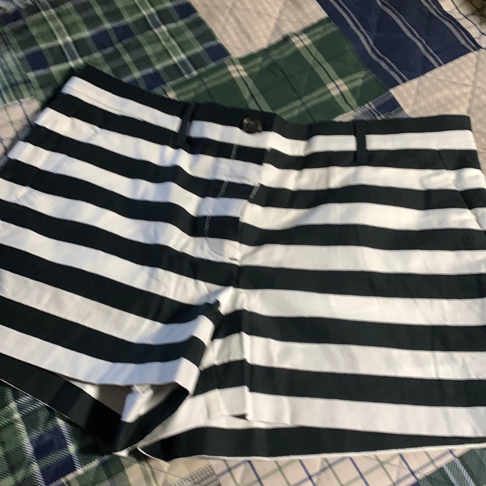 Women Gap stripe shorts